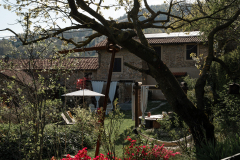 1-piscina-idromassaggio ecologica, riscaldata ad uso privato e gratuito-baita-casette-nel-bosco-naturas. Spa e jacuzzi private.